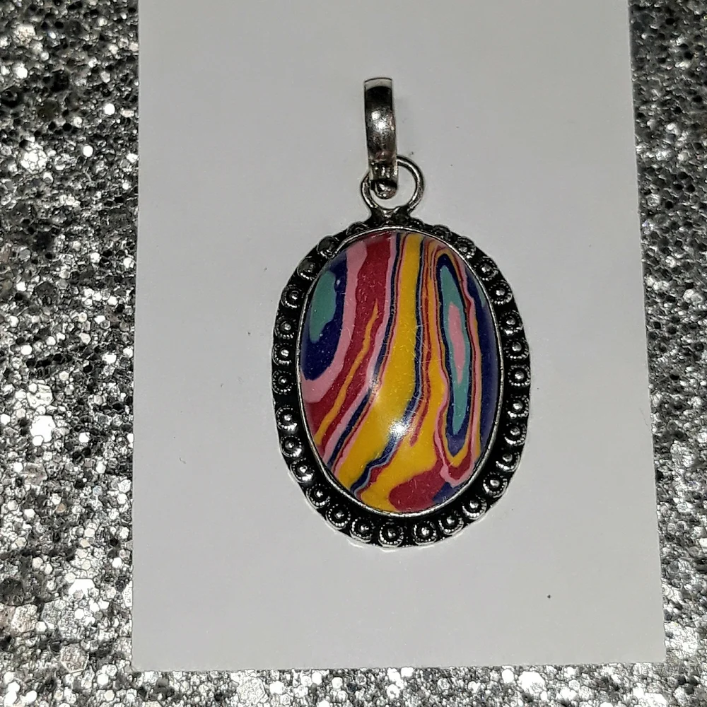 Rainbow banded resin cabochon - Picture 2 of 3